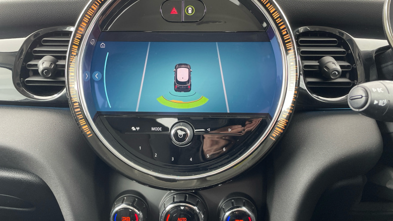 MINI Hatchback 1.5 Cooper Classic Premium 5dr Auto Petrol Hatchback